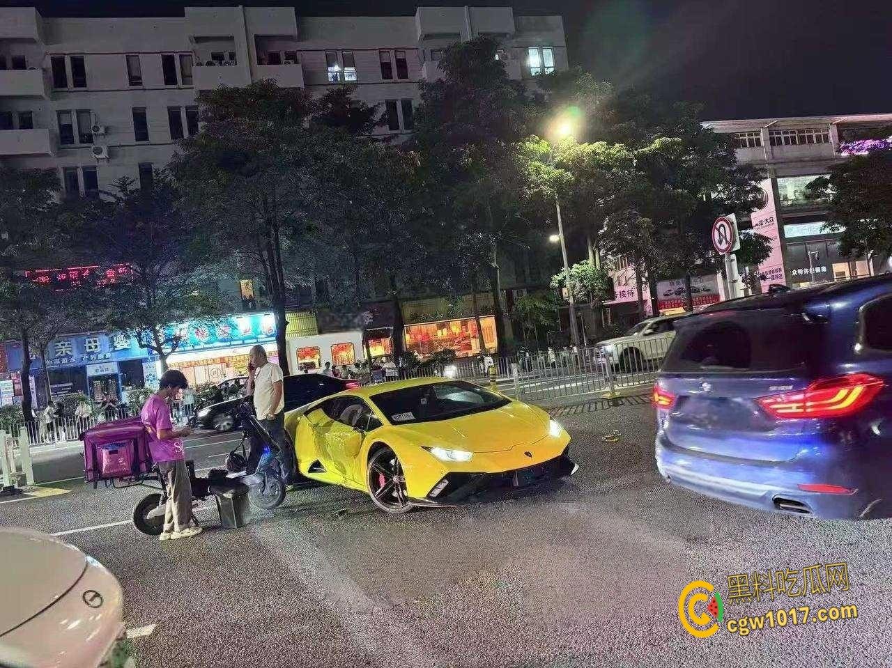 外卖小哥撞大牛，超跑转弯也不让直行，直接罚款500，骑手吃惊：这送一年外卖也没用？-5