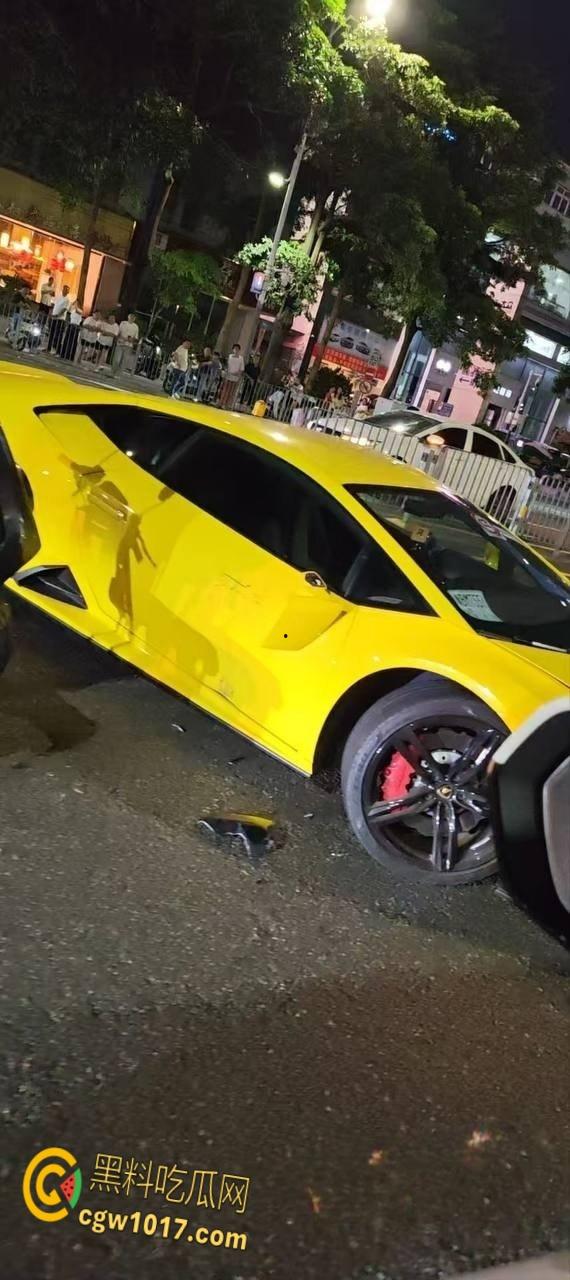 外卖小哥撞大牛，超跑转弯也不让直行，直接罚款500，骑手吃惊：这送一年外卖也没用？-6