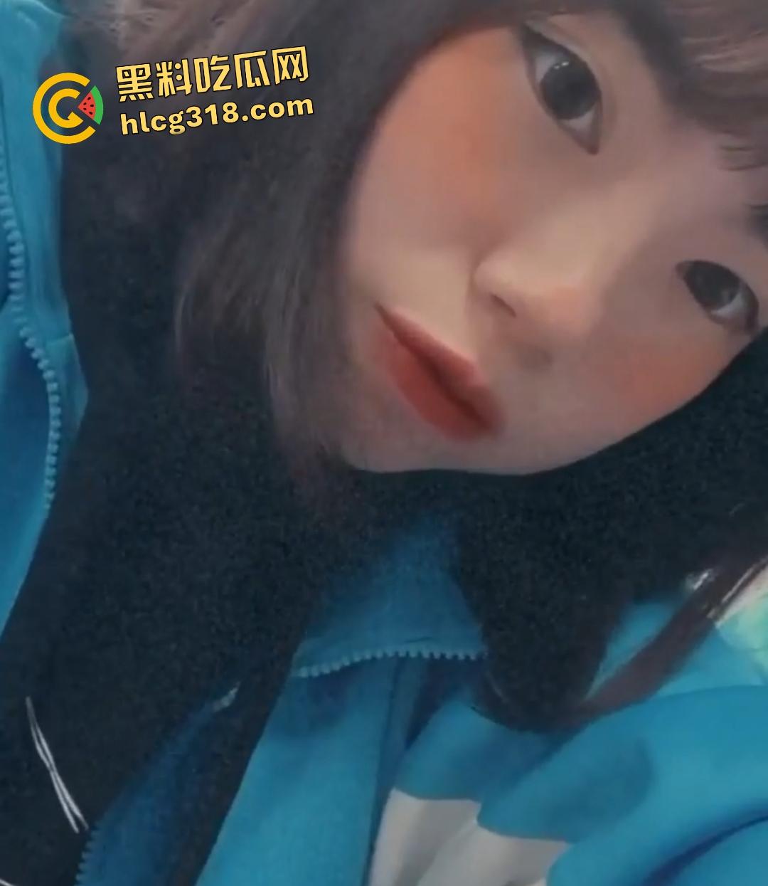 台湾能仁家商短发俏妹【薛庭儿】背妈偷欢，骑乘后入骚炸，从清纯到反差感直接拉满！