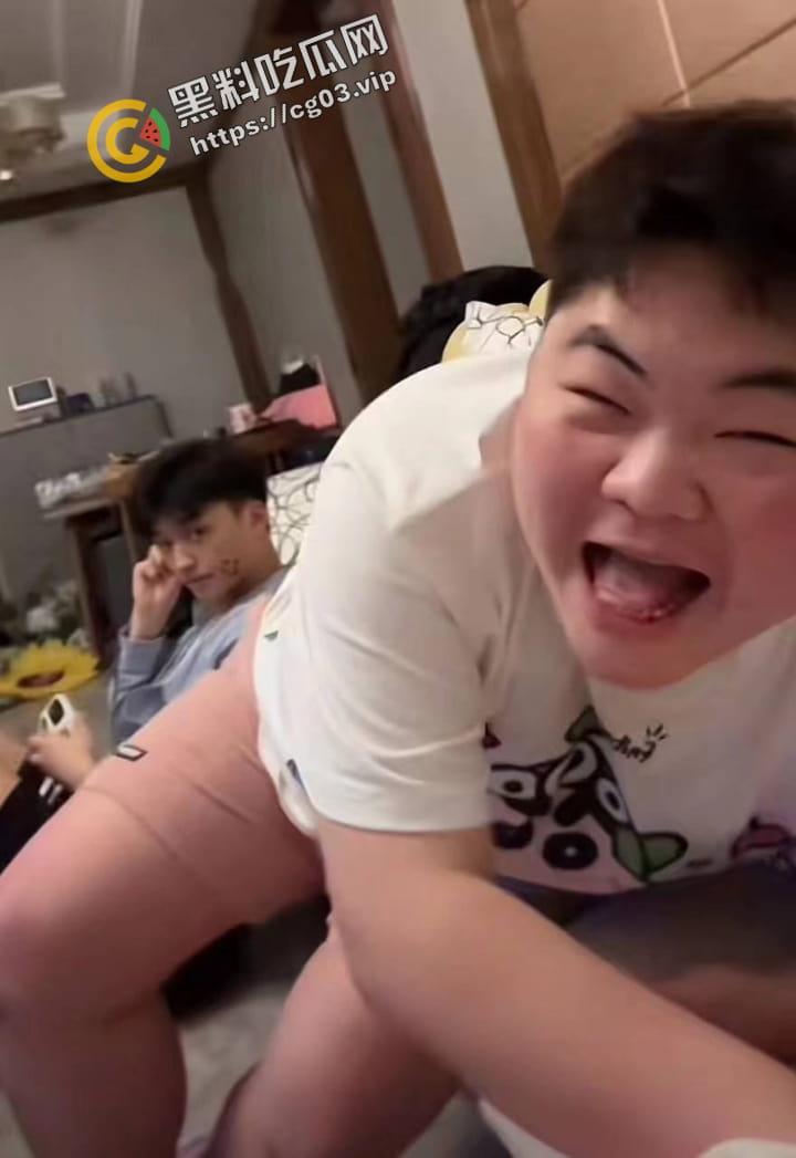 抖音 【宰熊 】男同博主和他的熊老婆  被爆出不雅照  听说将来的敬老院都不收老男同了……-2