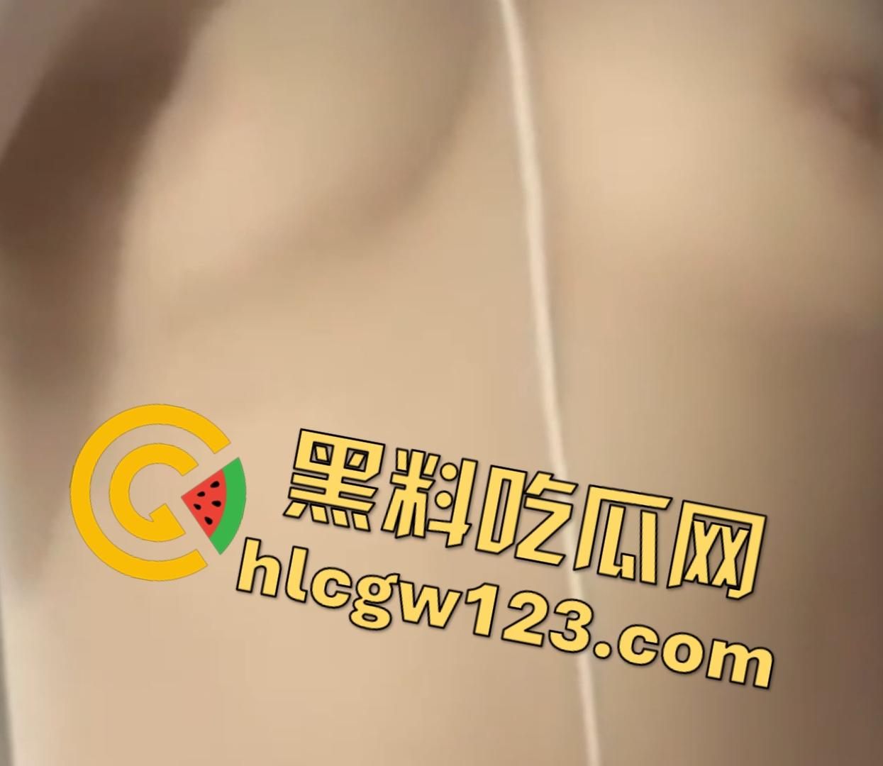 抖音健身网红【海洋之心】自慰被弟撞破,反倒和闺蜜献身丝袜乱伦成小骚狗,把弟弟榨傻了!-7