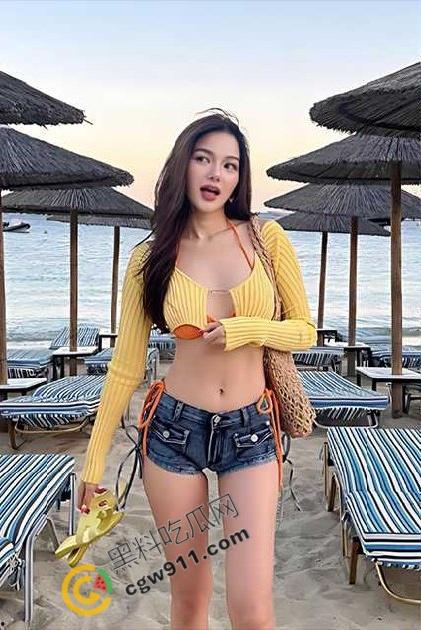 泰国网红【Jeenzen】不雅视频流出:深喉吞吐口水拉丝,双指插穴淫水四溅,无套后入爆操内射爽翻天-2