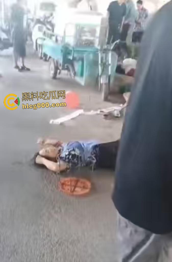 河南中牟摊位争夺战遭捅杀！三人被捅身亡，摊位血流成河，菜品上直接变血红色！