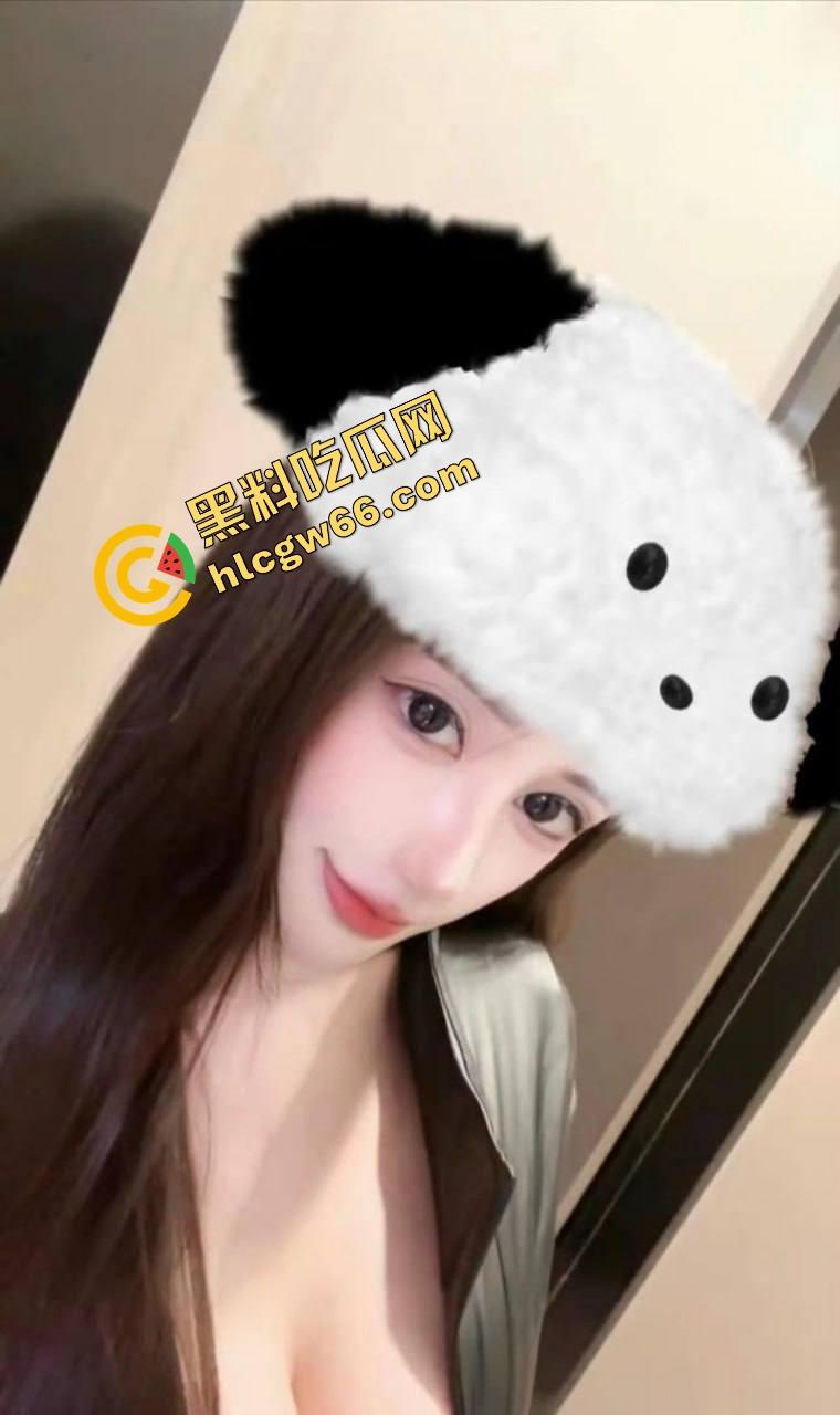 她的逼不是洞,是吞噬的深渊,河北『亦伊』肉穴不挑器具、全都能吞可乐瓶、旺仔牛奶通通吸进去!-5