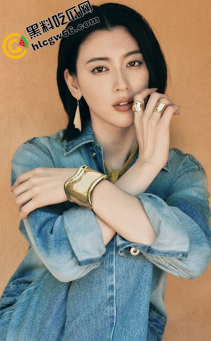 连女人都想舔的白奶【三吉彩花】首次露点片段疯传,奶子好大好翘简直就是尖椒巨乳,日本男星估计操烂她了!-6