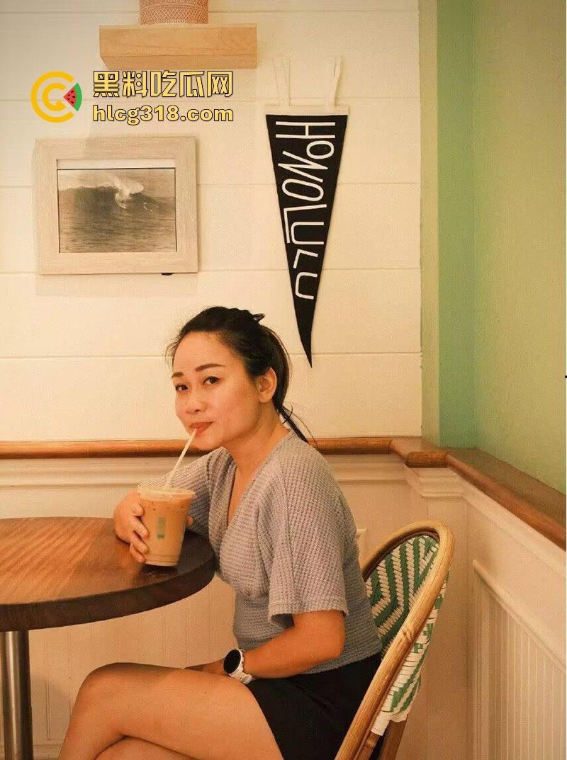 品味极品性感熟女，上演顶级人妻的诱惑，肛交口活样样精通，高能高燃场面应有尽有！