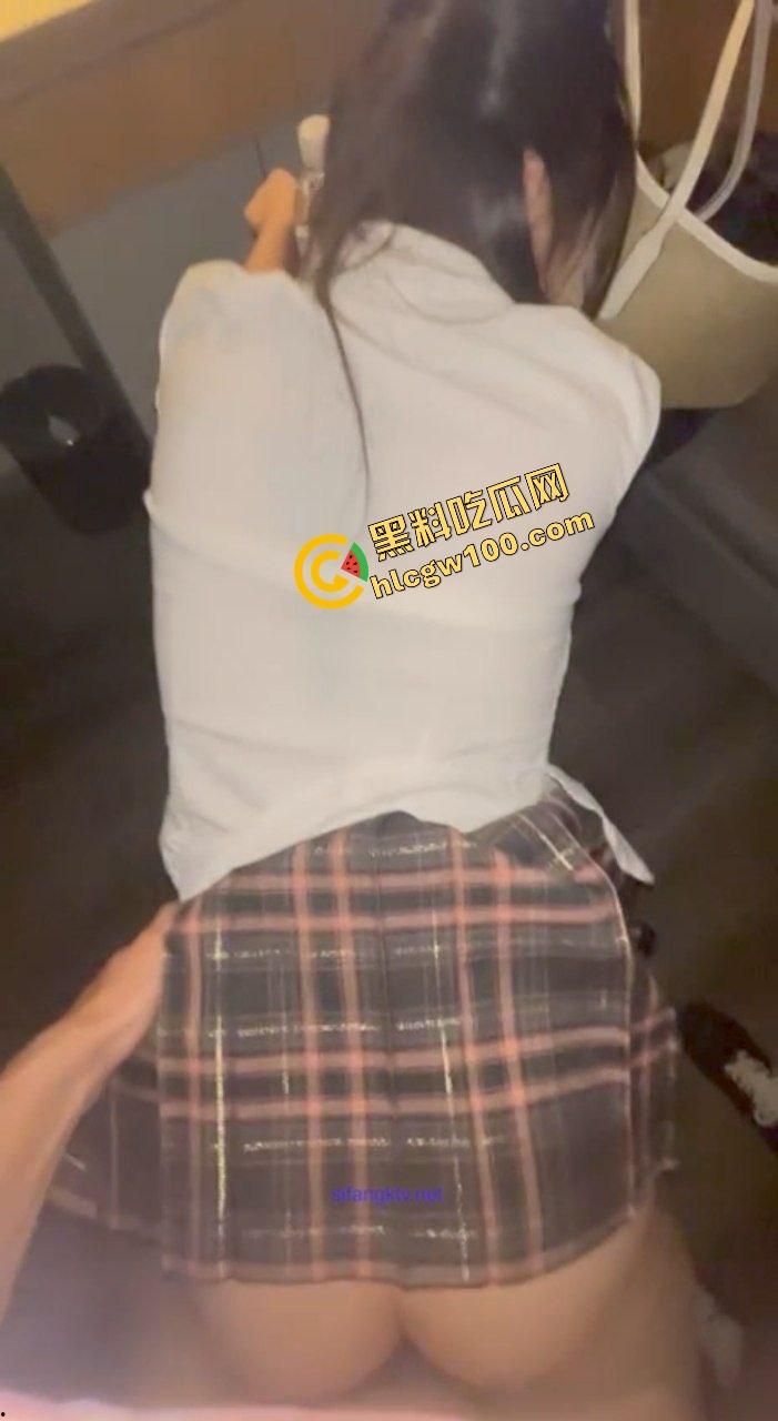 四川传媒学院清纯舞蹈生反差骚逼【毛雯怡】下海约操哥哥 JK后入白虎嫩穴 无套内射白浆直泄!原创独家流出!-8