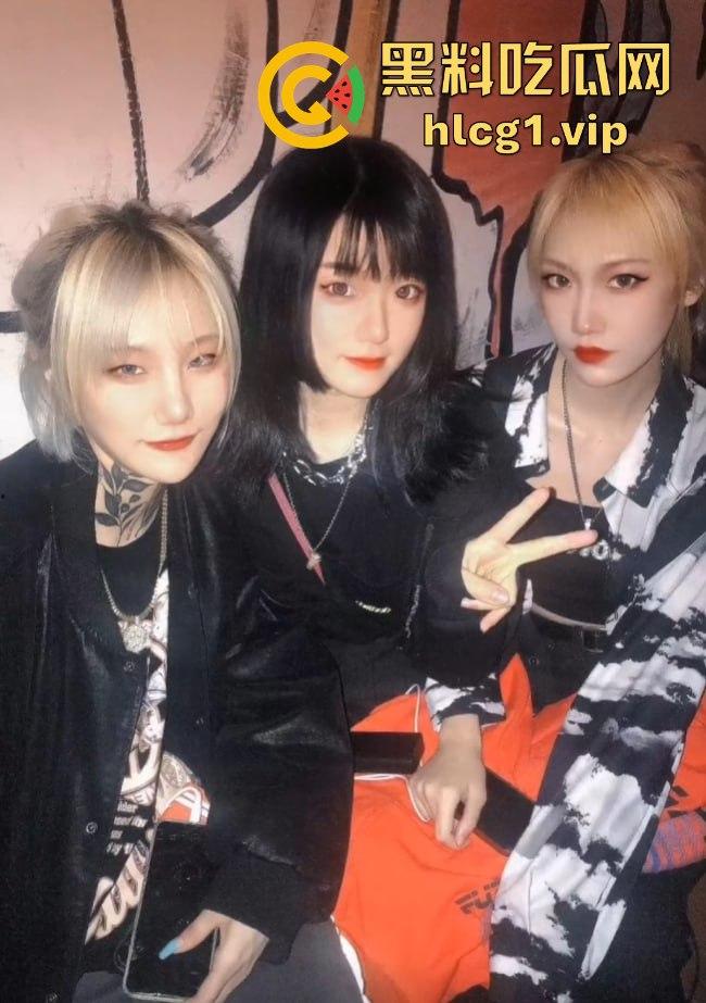 抖音女Rapper『尔晴没吃饱』花臂纹身女神的双面人生！前男友啪啪视频流出，反差婊形象大曝光！-3