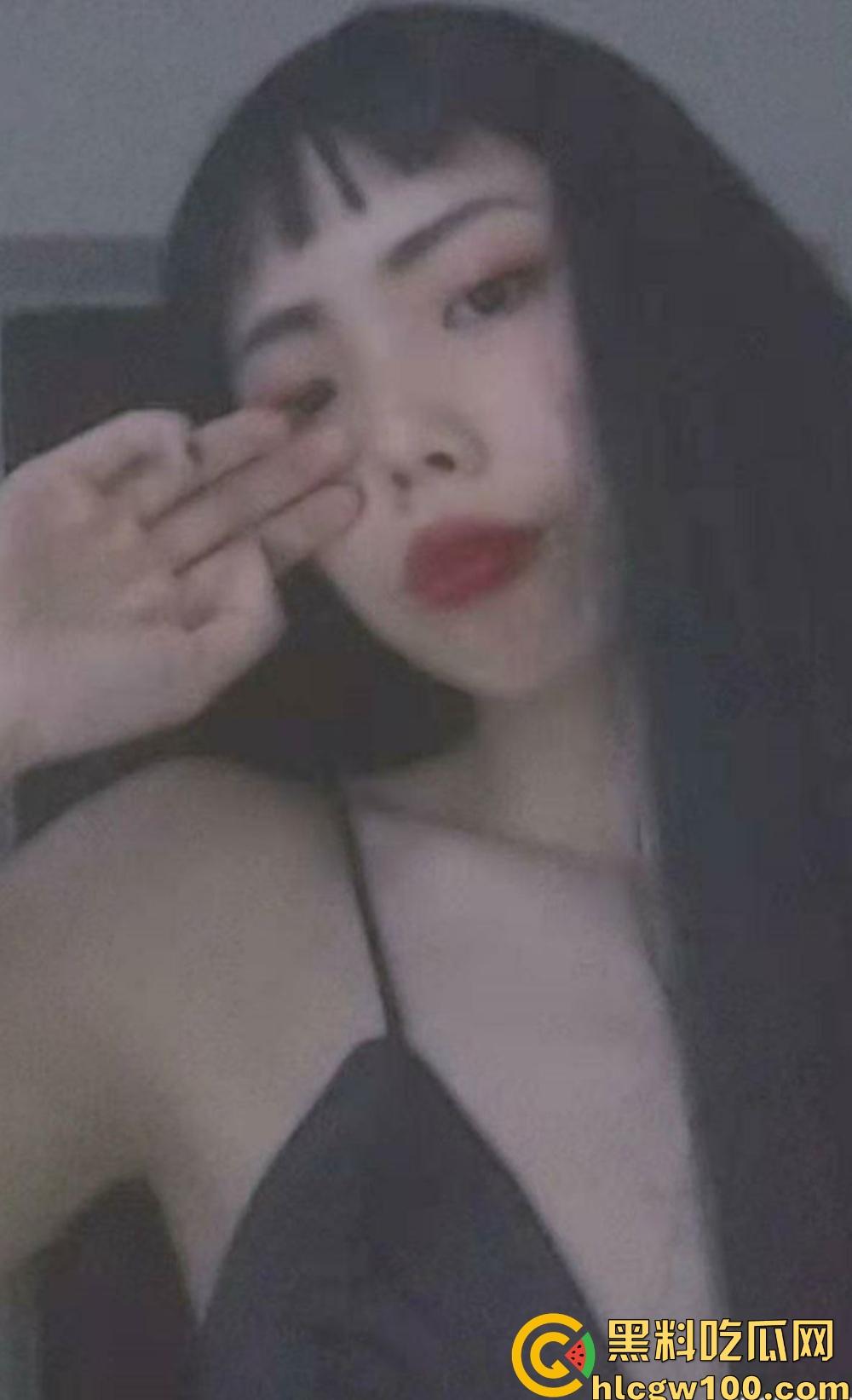 天津老婆闺蜜【李静】变情人,床上骚浪成精,自慰求操高潮两次,嫌老公小鸡巴不够,回家还让舔被操过的骚穴!-3