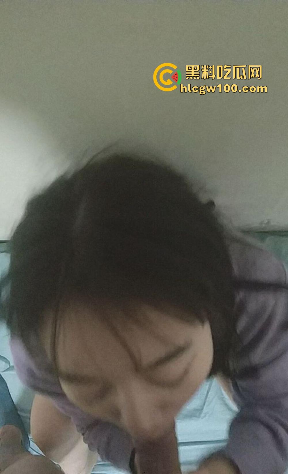 天津老婆闺蜜【李静】变情人,床上骚浪成精,自慰求操高潮两次,嫌老公小鸡巴不够,回家还让舔被操过的骚穴!-9