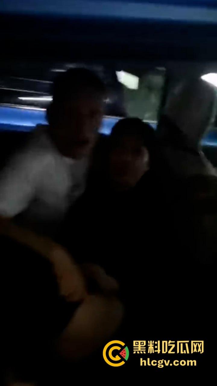 深圳骚婊【林翠霞】劈腿出租车司机被老公当场捉住 社死抓奸视频传遍朋友圈