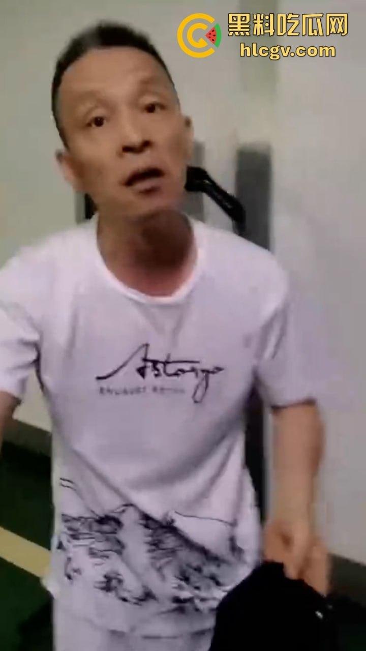 深圳骚婊【林翠霞】劈腿出租车司机被老公当场捉住 社死抓奸视频传遍朋友圈-2