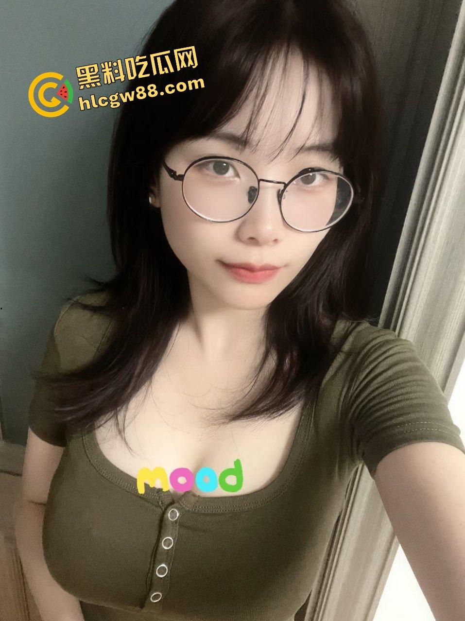 顶级天赋怪豪乳巨奶大雷骚鸡【沈娟】利用身体价值约炮多位单男,大奶还爱吞精回头客无数!-3