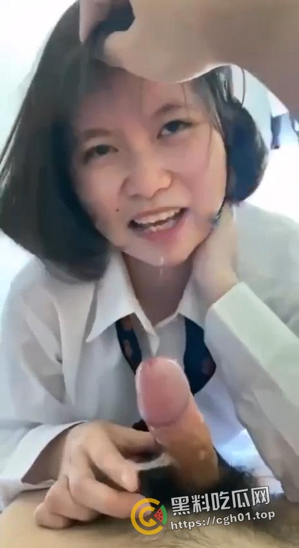 香港华仁书院母狗女学生【杨铃慧】被曝光 深喉到底翻白眼 自己动起来像小马达-7