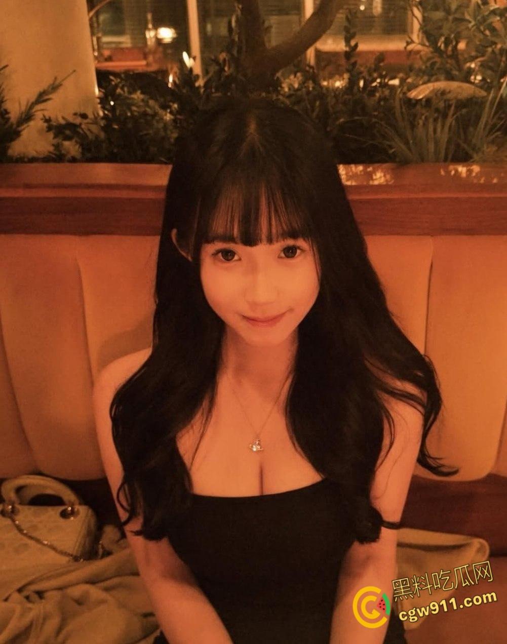 IG美妆博主【Catalina】,清纯嫩妹露脸自慰,白虎嫩穴被男友爆菊肛交,后入打桩淫水四溅 !-4