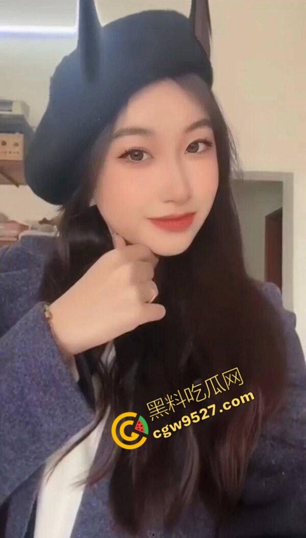 湖南人妻【王春艳】性瘾超强，刚出月子就偷情约炮，孩子一边吃奶，骚穴一边被操，真是淫荡至极