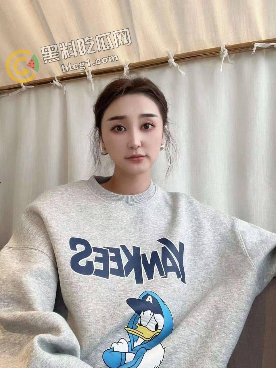 绍兴富婆“李娇”与小白脸男奴私密视频曝光！脚下纵情，奢华爱情游戏惹争议！