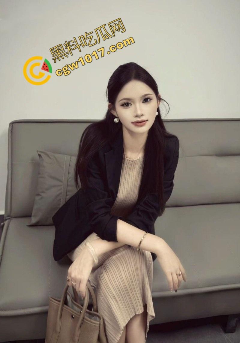 贵州人妻【陈嘉怡】肉欲视频曝光全网，肥臀乱颤奶波荡漾，春情迷离浪叫不断，粗屌深入湿穴狂操，欲火熊熊燃遍网络