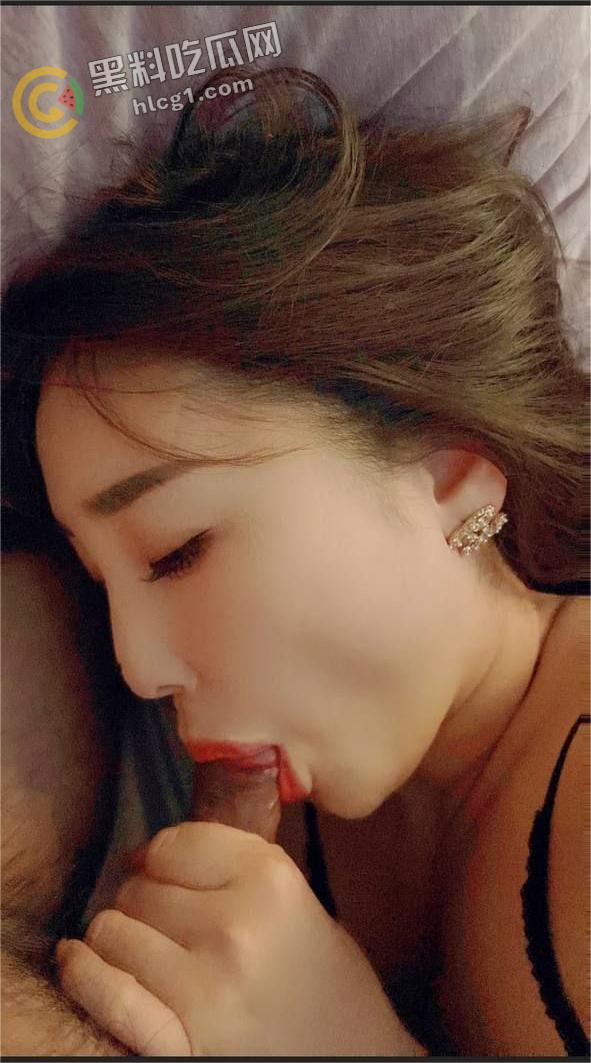 绍兴富婆“李娇”与小白脸男奴私密视频曝光!脚下纵情,奢华爱情游戏惹争议!-5