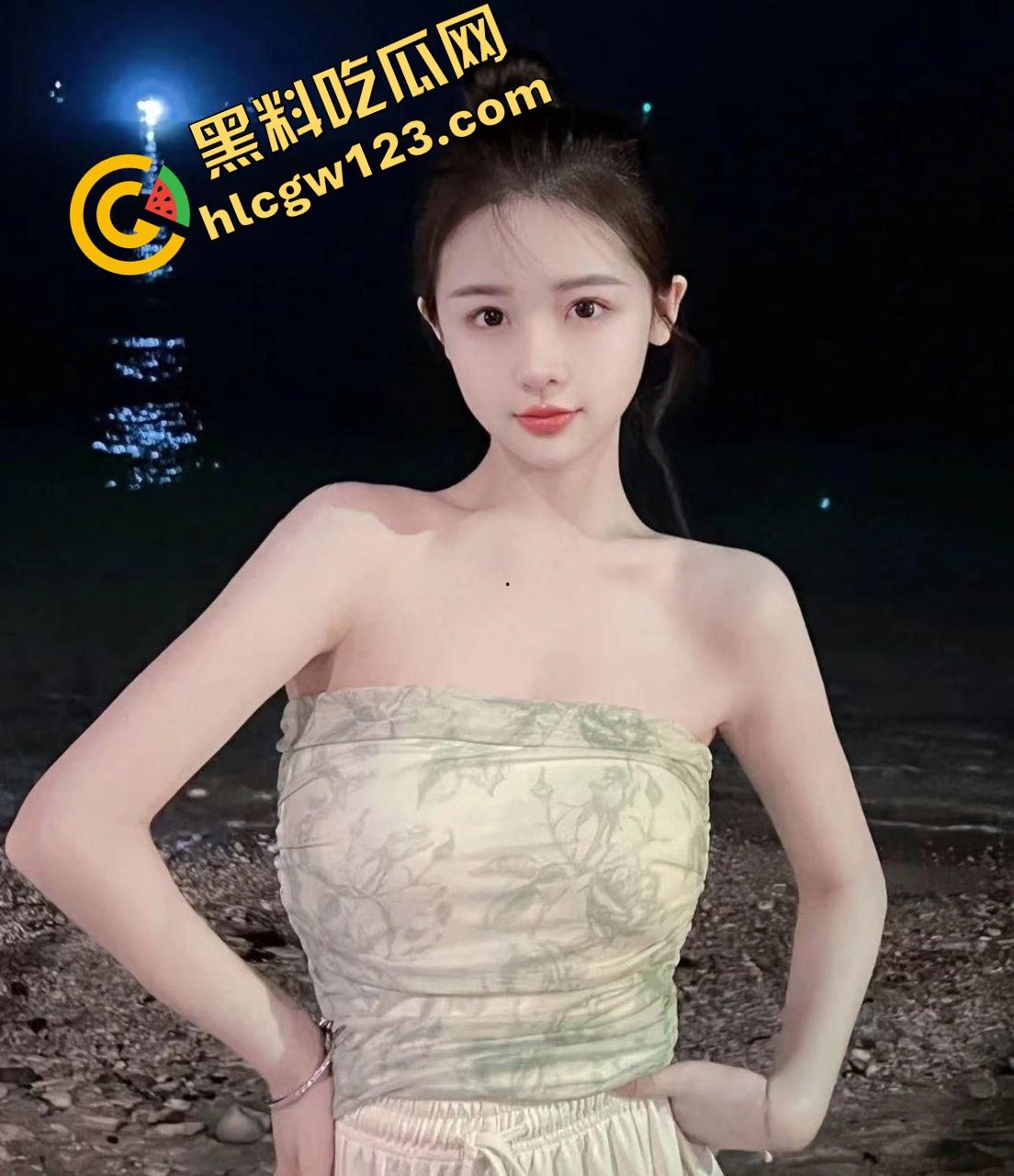 爱的有多深打得就有多狠,女的骑在男的身上连扇带踹,这会怎么没人说家暴了?龟男的痛谁替他说一句?-4