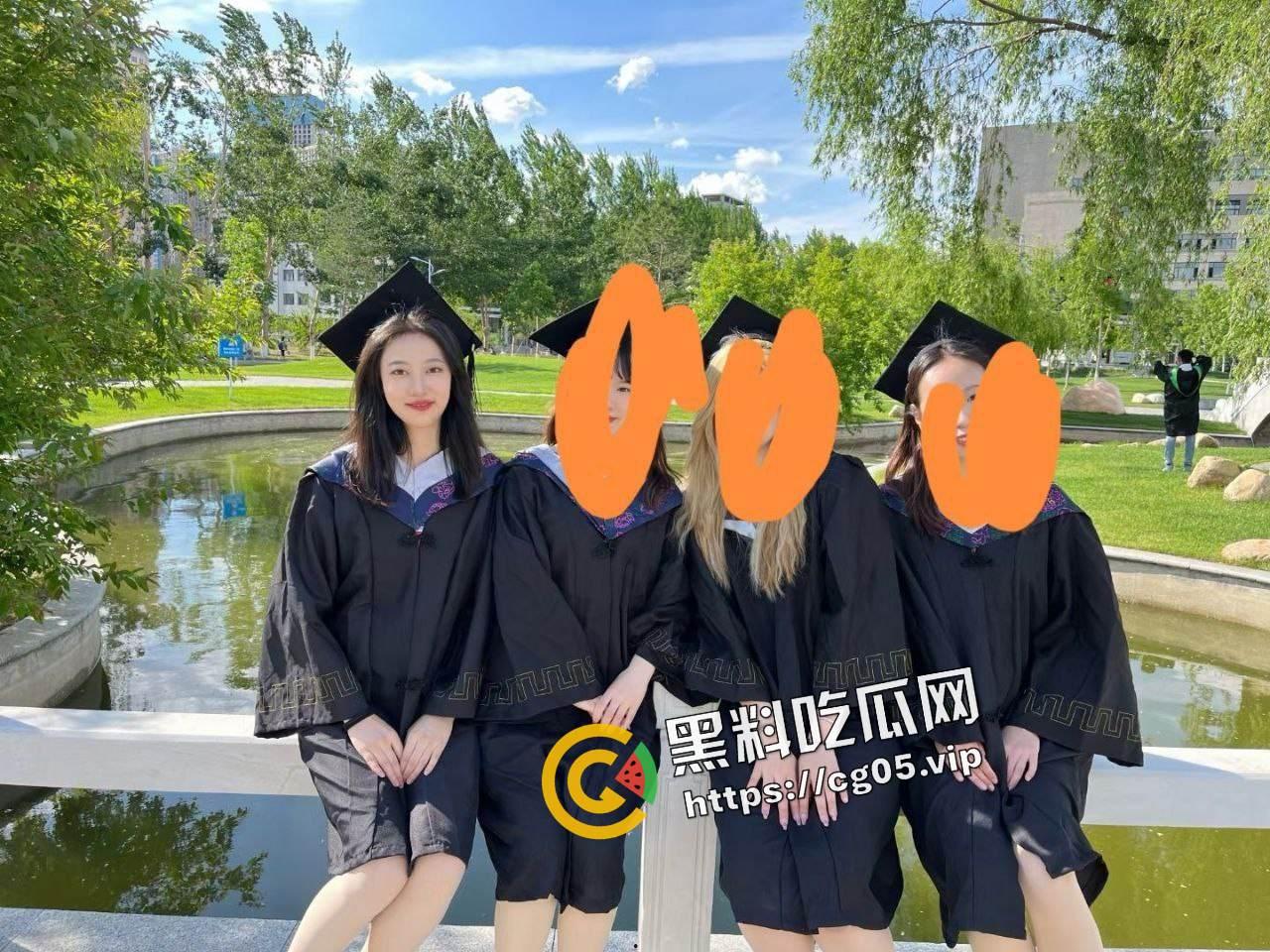 英国知名杜伦大学硕士生【李颖】不雅视频 有钱人家的高材生 在床上也不过是母狗一条罢了-5