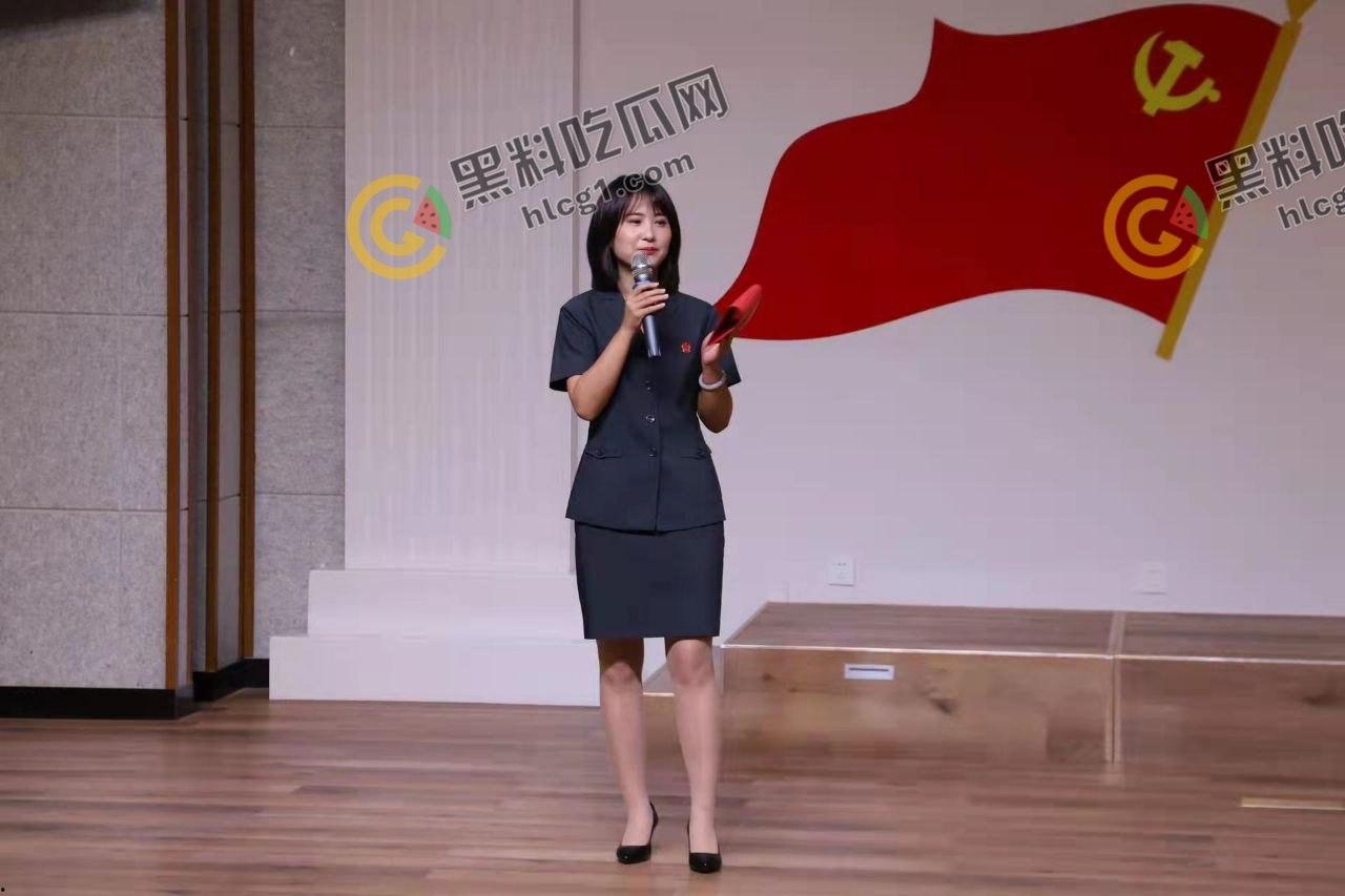 极品高颜值淫荡人妻做爱视频流出 黑森林也是非常茂盛 听声音就硬了