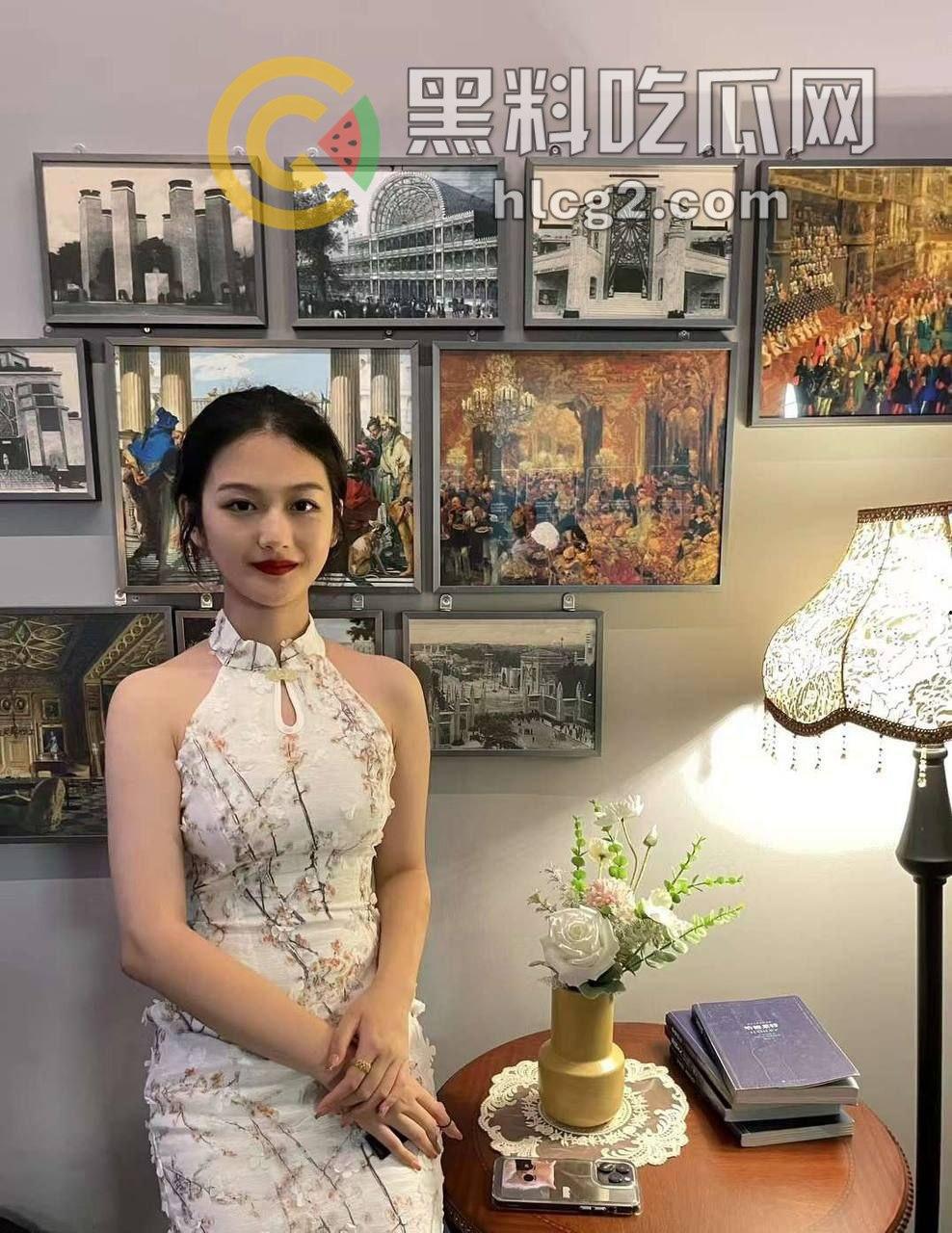 大一四川传媒舞蹈系妹子『张茜』反差魅力爆发！眼镜一戴瞬间让小哥JB起立-1