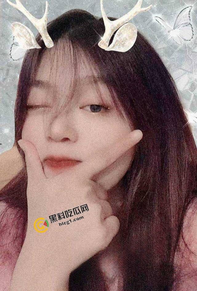 贵州维也纳酒店前台服务员 夏心仪 极品四眼反差婊 酒店公交车 性爱视频流出-4