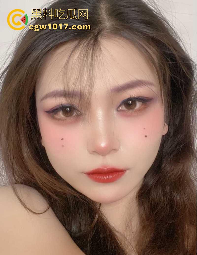 辽宁巨乳少妇【李文莹】出轨与情夫约炮拍劲爆淫片，全程露脸玩尽花式 ，被绿帽老公怒发网络曝光，老淫荡了！-2