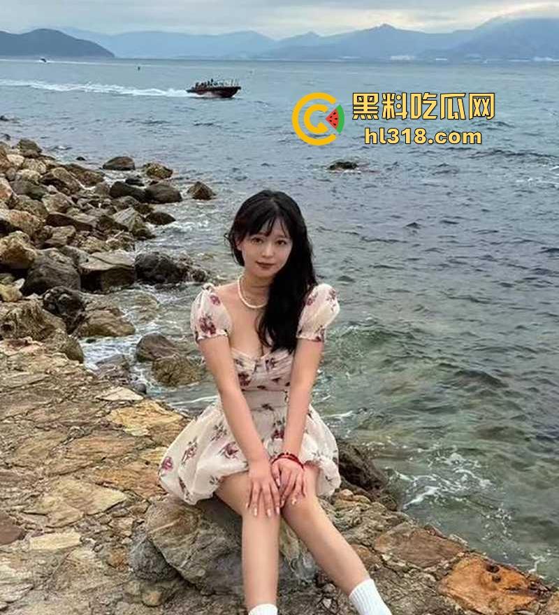 西安美术学院巨乳学姐【李媚】约炮视频曝光，甜美表象下隐藏的骚货本质暴露，无套粗屌爆操潮吹 ！-1