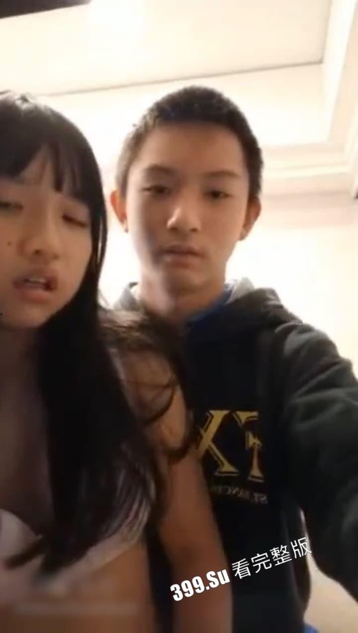 有点过于真实！性瘾发作的妹妹 缠着亲哥发骚 哥哥疯狂上下其手挑逗萝莉妹妹  这么可爱的妹妹谁不爱？-6