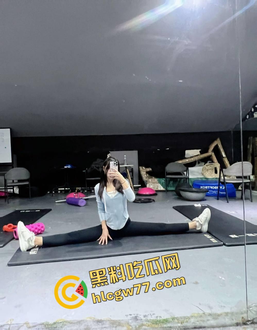 渭南帅哥深夜上门给美女打针,我以为是玩塞药play,结果他真拿针管戳了人家屁股!-4