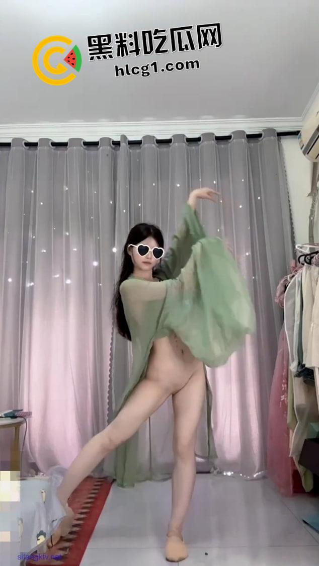 抖音女大学生榜一定制 抖音风裸舞 舞蹈生节奏甩乳豆逼 特写镜头完美展示 删号跑路 稀缺资源合集-1