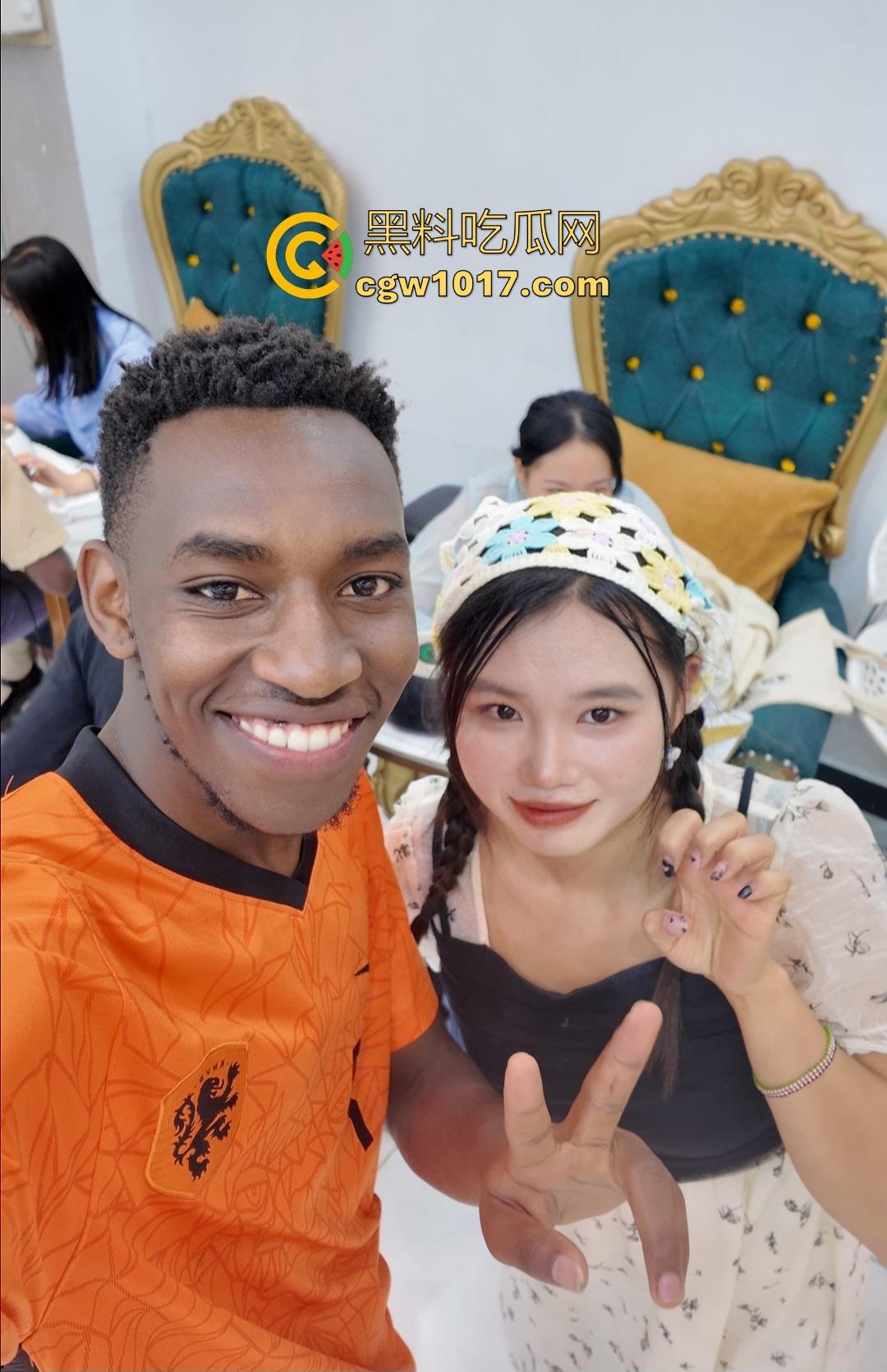 黑哥的大黑吊固然凶猛，但是主播也是身经百战，女上位榨精就是爽，黑牛直接被骑软！-1