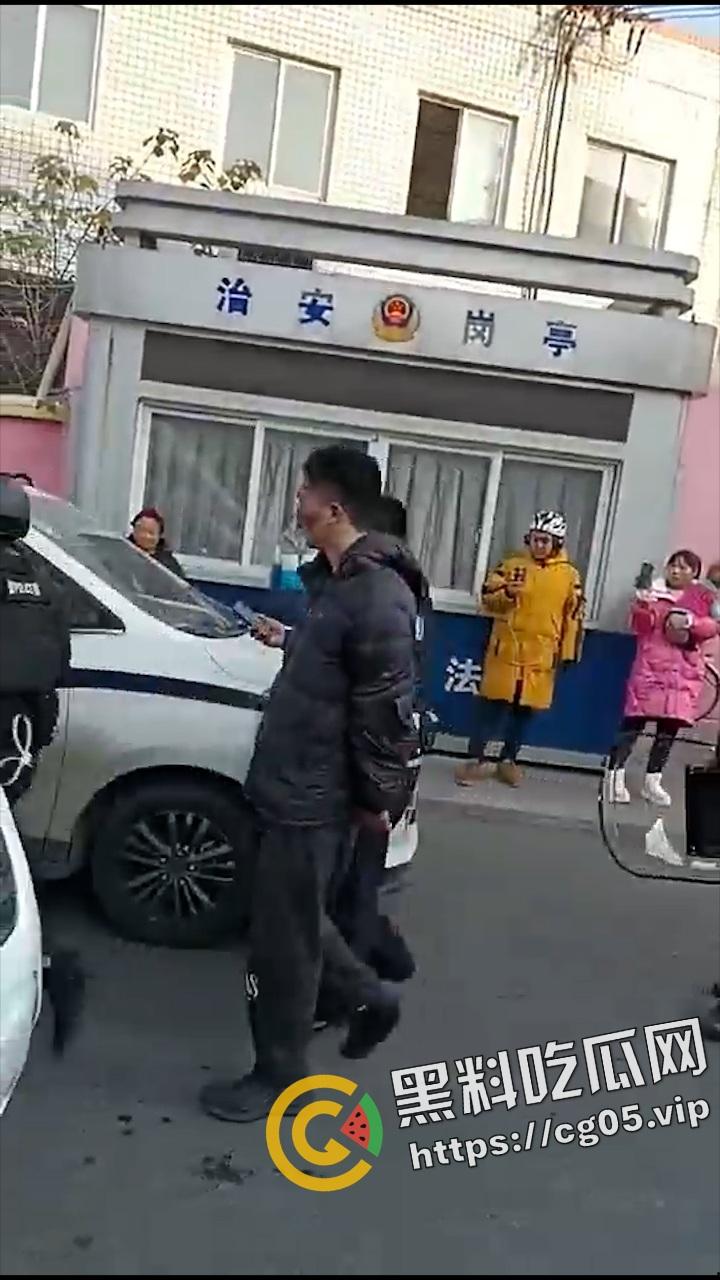 四川成都新都正因小区菜市场杀人案现场画面！一新疆人疑似精神病连砍八人-6