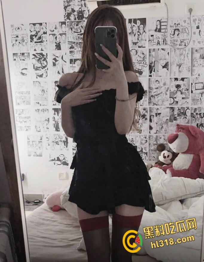 抖音网红【宥子柚】,高颜值母狗与榜一大哥激情做爱,粉嫩白虎小穴被插的白浆直流,第二天逼都肿了 !-3