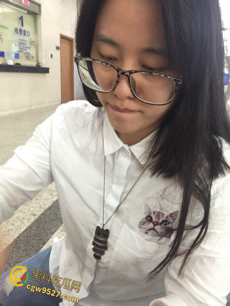 南昌第一中学【谭婷】,知识分子眼镜语文老师,平日里受人尊敬的人民教师,脱了裤子也是一条好母狗 !-2