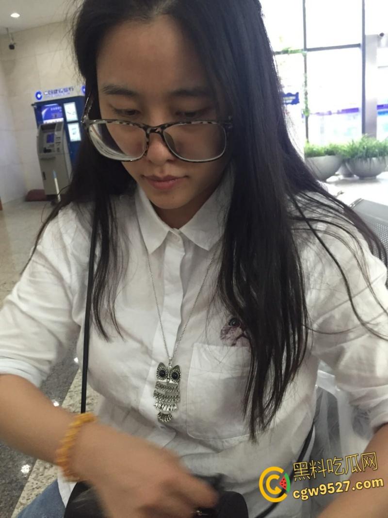 南昌第一中学【谭婷】,知识分子眼镜语文老师,平日里受人尊敬的人民教师,脱了裤子也是一条好母狗 !-3