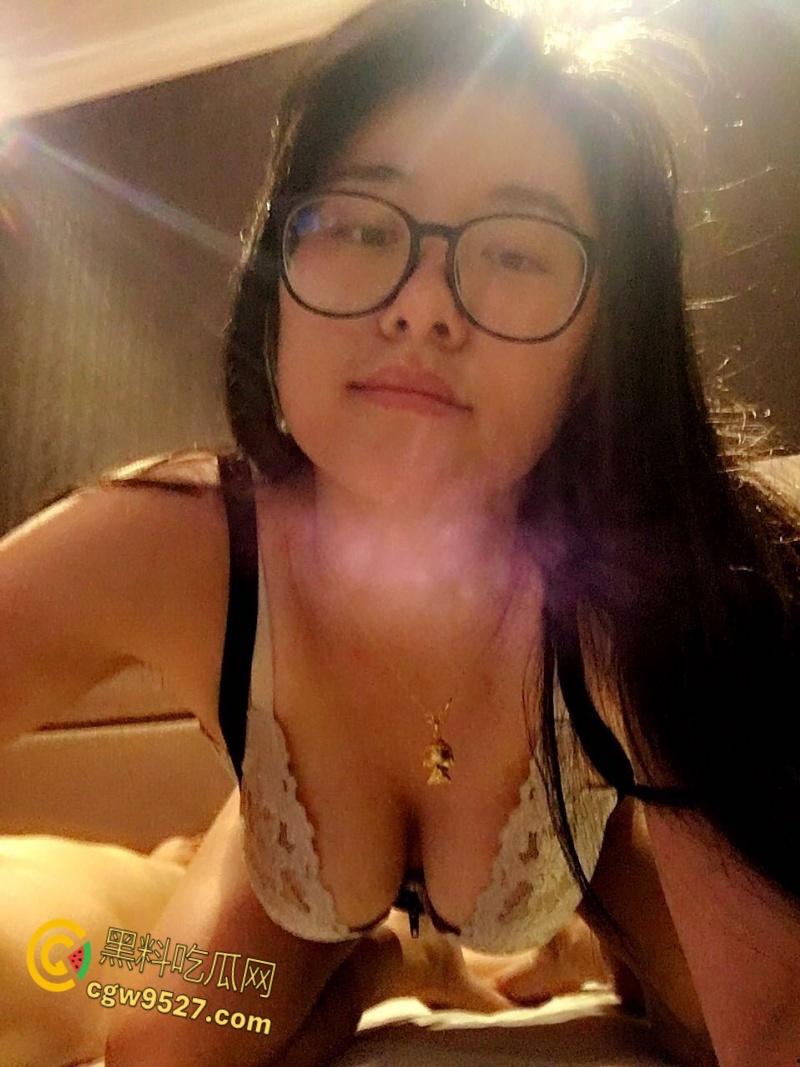 南昌第一中学【谭婷】,知识分子眼镜语文老师,平日里受人尊敬的人民教师,脱了裤子也是一条好母狗 !-5