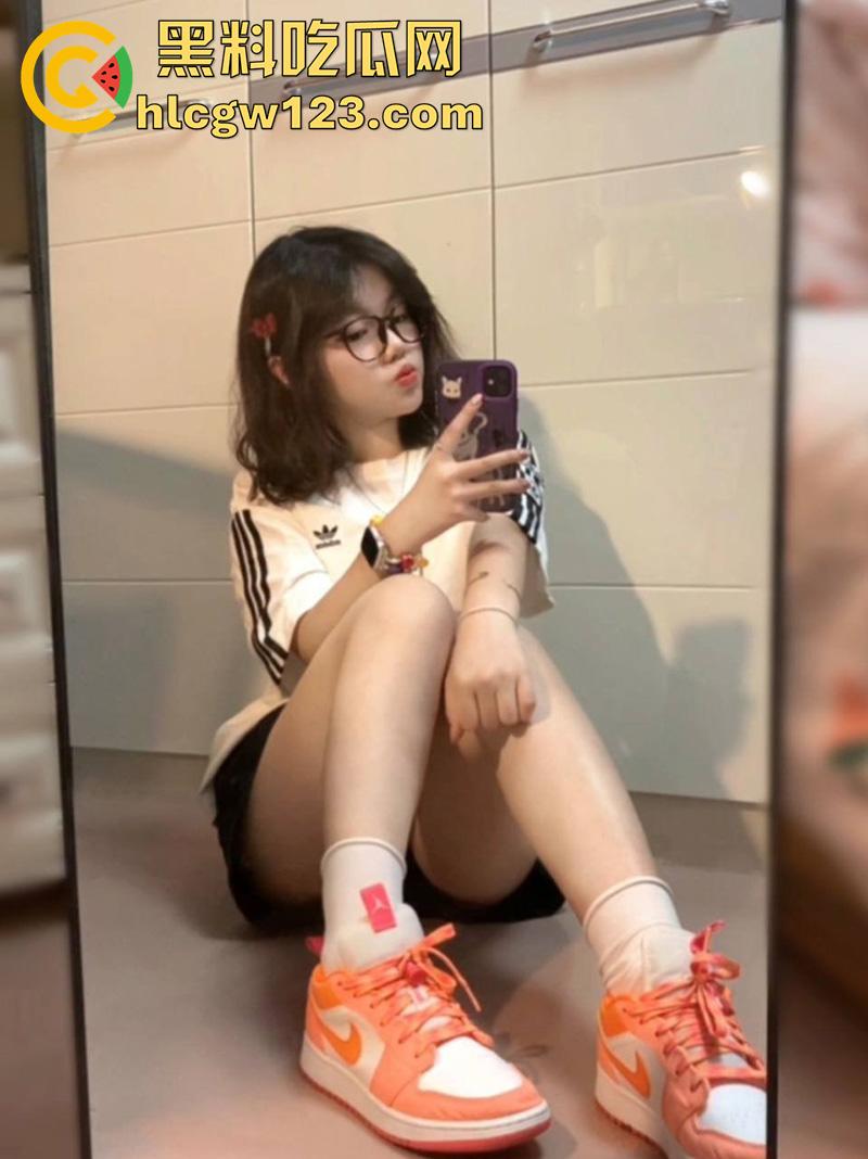 变态淫父送女儿去外地考试,在宾馆没忍住强上性感乖女儿,身材白嫩翘臀Q弹,后入啪啪极致淫荡!-5