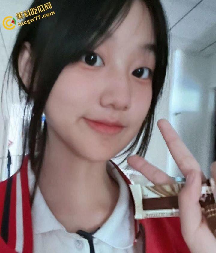 河北校花【王若玮】清纯校服藏大奶骚货！粉嫩骚逼尽显骚媚，清纯女神颜值唯美至极！-1