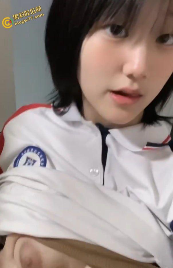 河北校花【王若玮】清纯校服藏大奶骚货！粉嫩骚逼尽显骚媚，清纯女神颜值唯美至极！-5