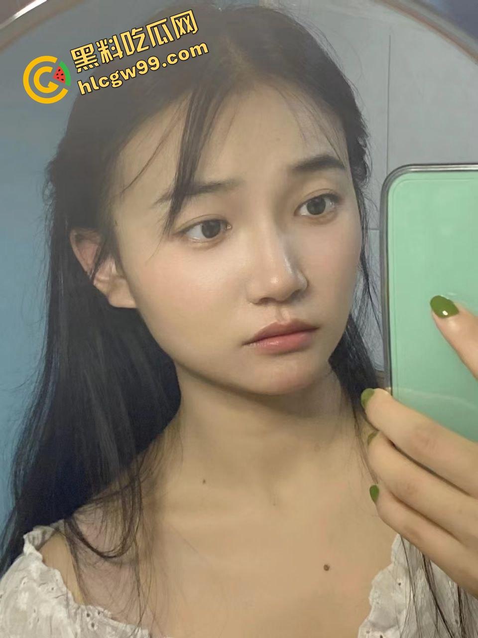 湖南理工大学反差骚鸡【岳琴】学业压力大约炮大哥，体验性爱满足欲望赚学费！独家曝光流出！-1