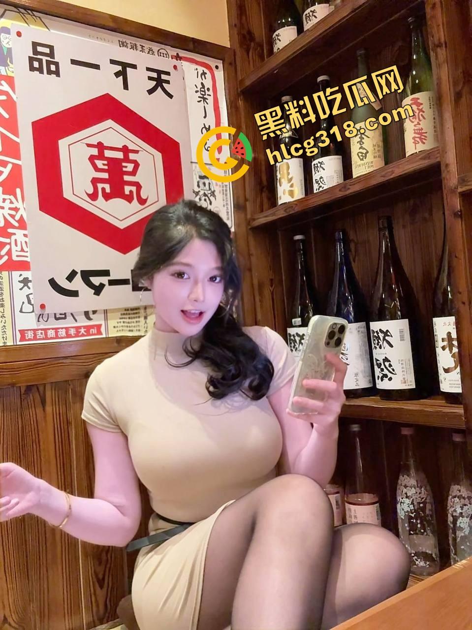 金主玩SM玩上瘾,小母狗穿狗链子趴着等打,撅屁股被打到红肿喊爸爸,有钱真能调教母狗!-2