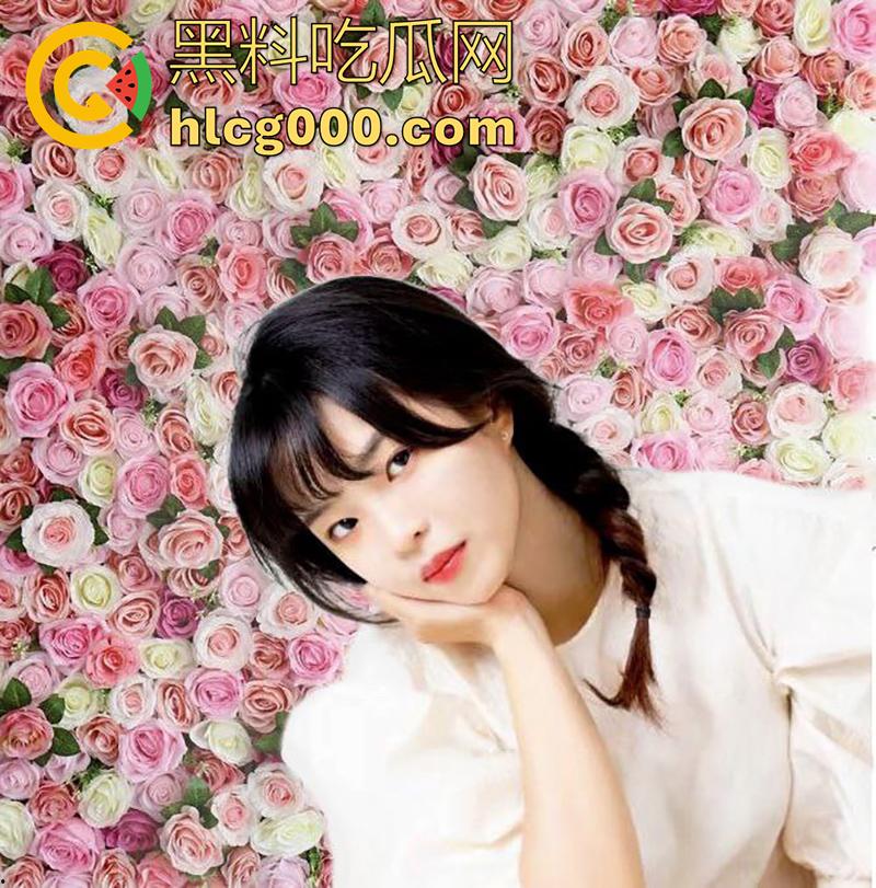 湖南医专母狗【谢妹妹】,大奶翘臀极品学生妹,上了大学放飞自我,约炮体育生学长,自慰视频曝光!-3