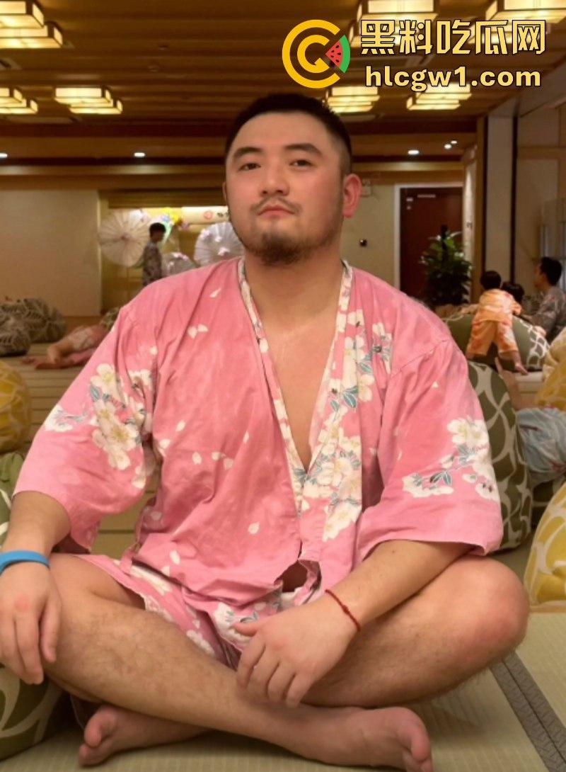 独家曝光!gay圈网红【萌熊小叔】被曝付费卖肛 张口就要666 大尺度聊天记录被扒-5