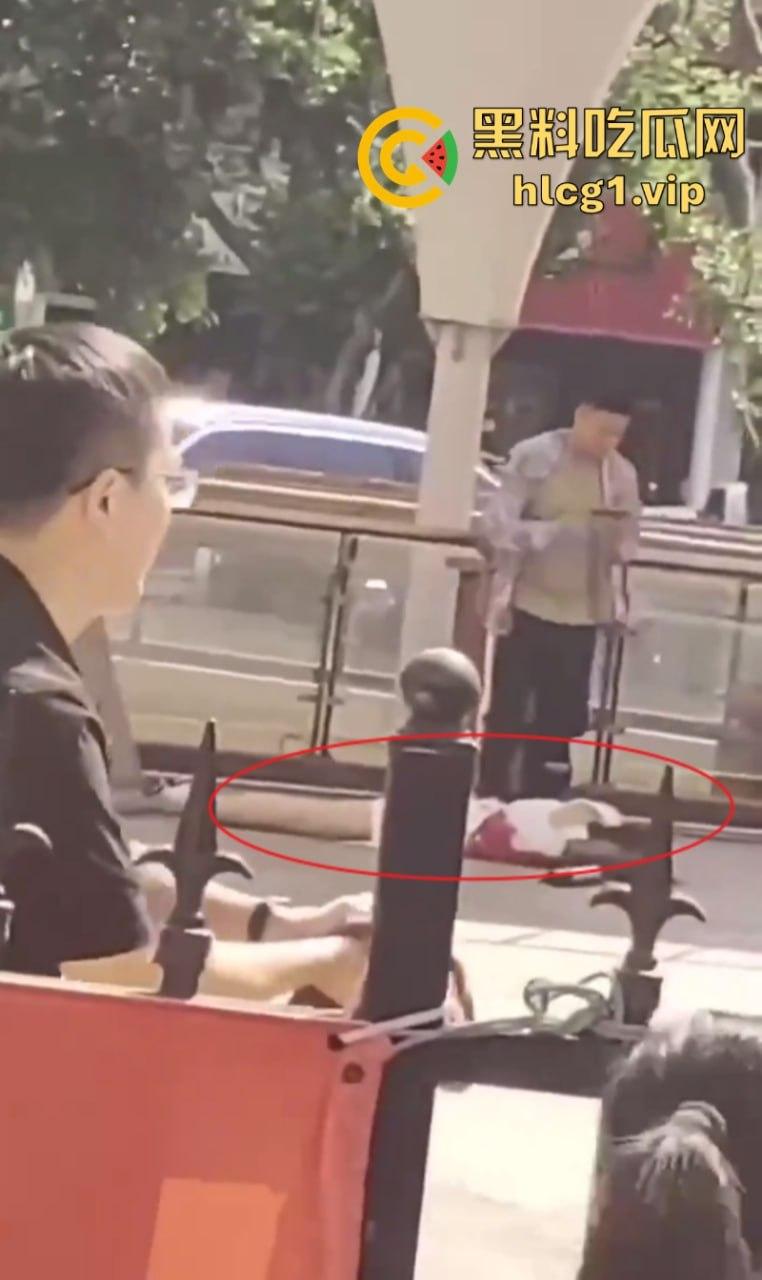 骗我捅你几刀不过分吧!海口一男子持刀捅伤前妻 血撒当场-6