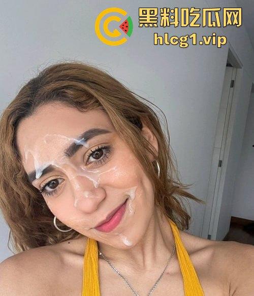 欧美网红『 Carna』颜射视频合集曝光!满脸精液在阿姆斯特丹街头露出,真够野!-4