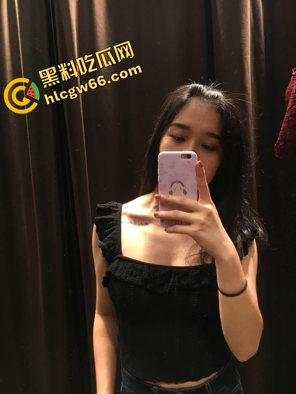 黄山技校反差骚妹【李丹尼】酒店黑丝口交全程曝光,大鲍鱼开发成通道,开房爽到喷水!-6