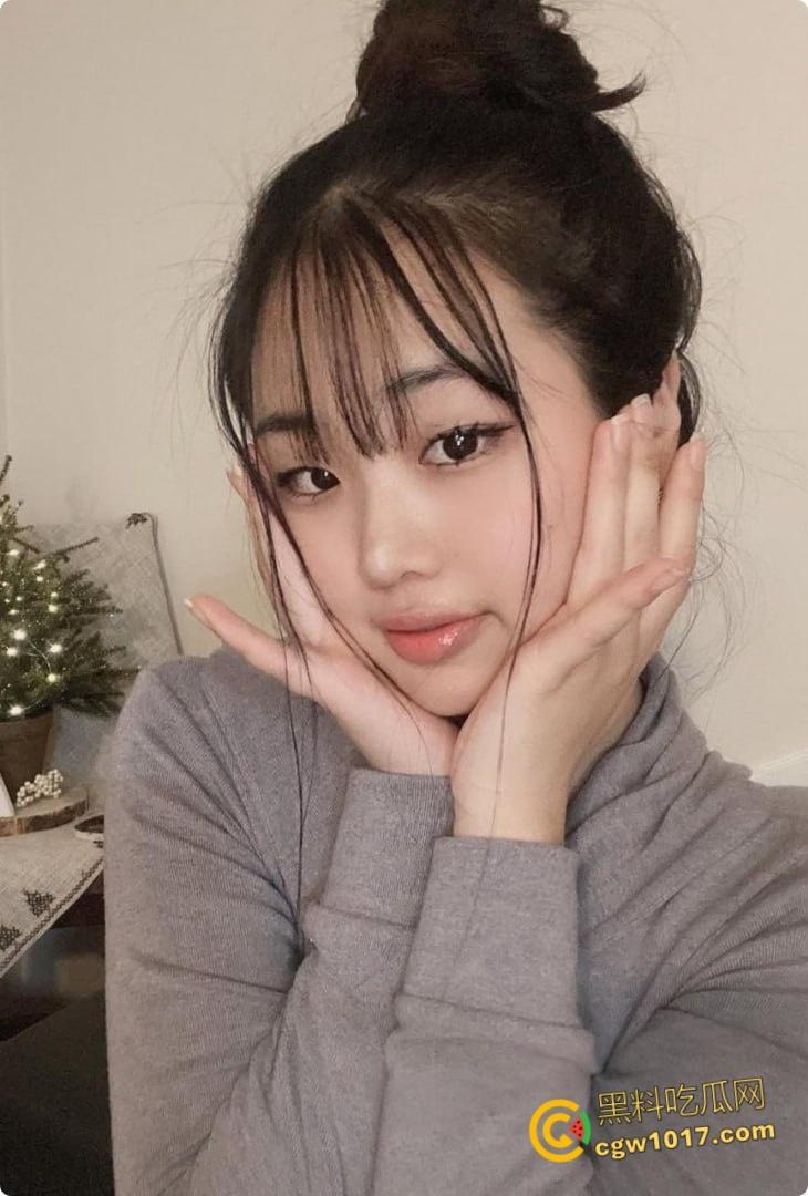 韩国极品网红美女【yunseo】,金主定制视频流出,jk制服全裸露出自慰诱惑,水晶肉棒玩弄淫态尽显 !-1